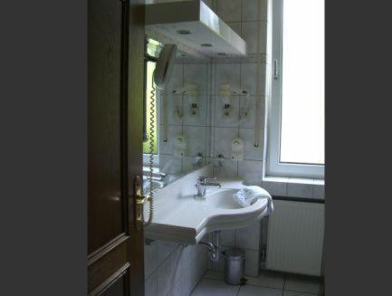 Hotel Haus Kirsch Grevenbroich Kamer foto